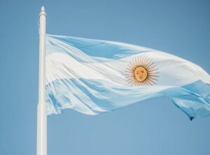 Coinbase Suspends Peso-Based Services in Argentina While Maintaining Crypto Trading
